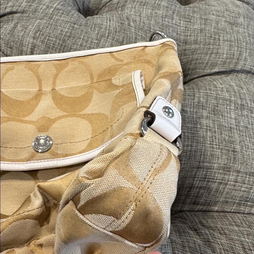 Coach Bag Daisy File Signature Jacquard Tan Crossbody - Picture 16 of 17